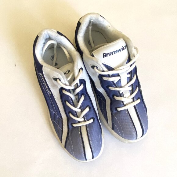 Brunswick Bowling Shoes - Picture 2 of 5